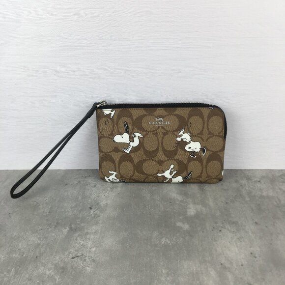 Coach X Peanuts Corner Zip Wristlet Wallet With Snoopy & Woodstock Black - Picture 1 of 10